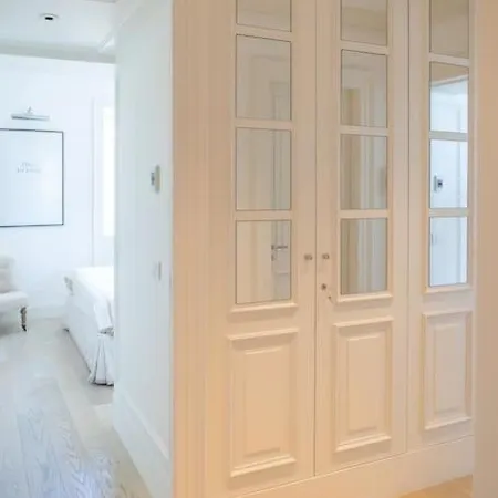 Infiniteview Apartman *